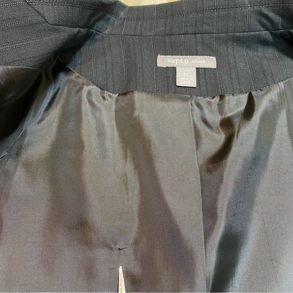NWT Apt. 9 Women’s Black Pinstripe Blazer with Stretch Size 14 Lined Washable - Picture 15 of 16